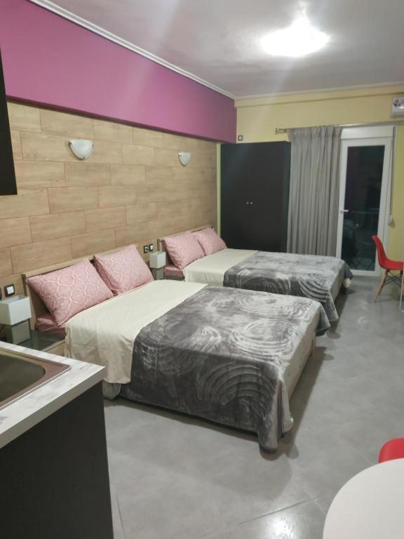G M 2 Rooms Kentro In The Heart Of The City Larissa Exterior foto